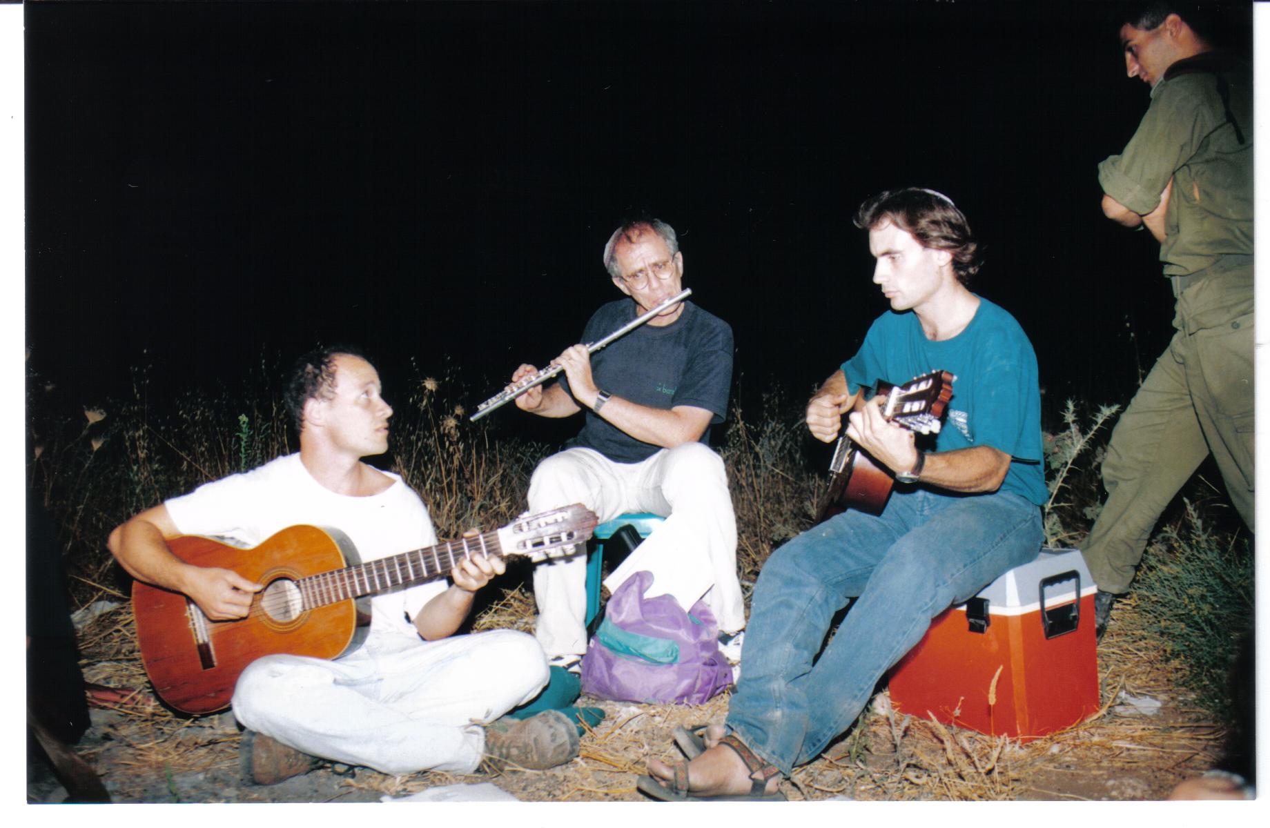 358167b0-%D7%A2%D7%99%D7%9F%20%D7%9E%D7%98%D7%A2%20%D7%97%D7%99%D7%A8%D7%91%D7%AA%20%D7%97%D7%A0%D7%95%D7%AA%20013