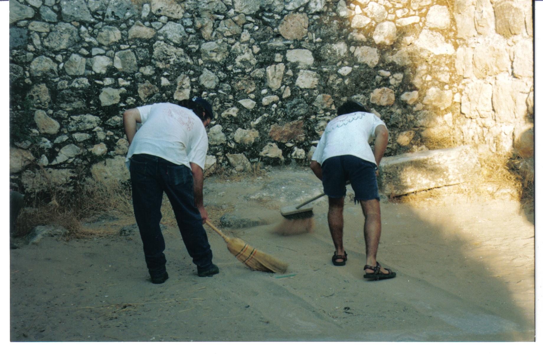 4c59b960-%D7%A2%D7%99%D7%9F%20%D7%9E%D7%98%D7%A2%20%D7%97%D7%99%D7%A8%D7%91%D7%AA%20%D7%97%D7%A0%D7%95%D7%AA%20012