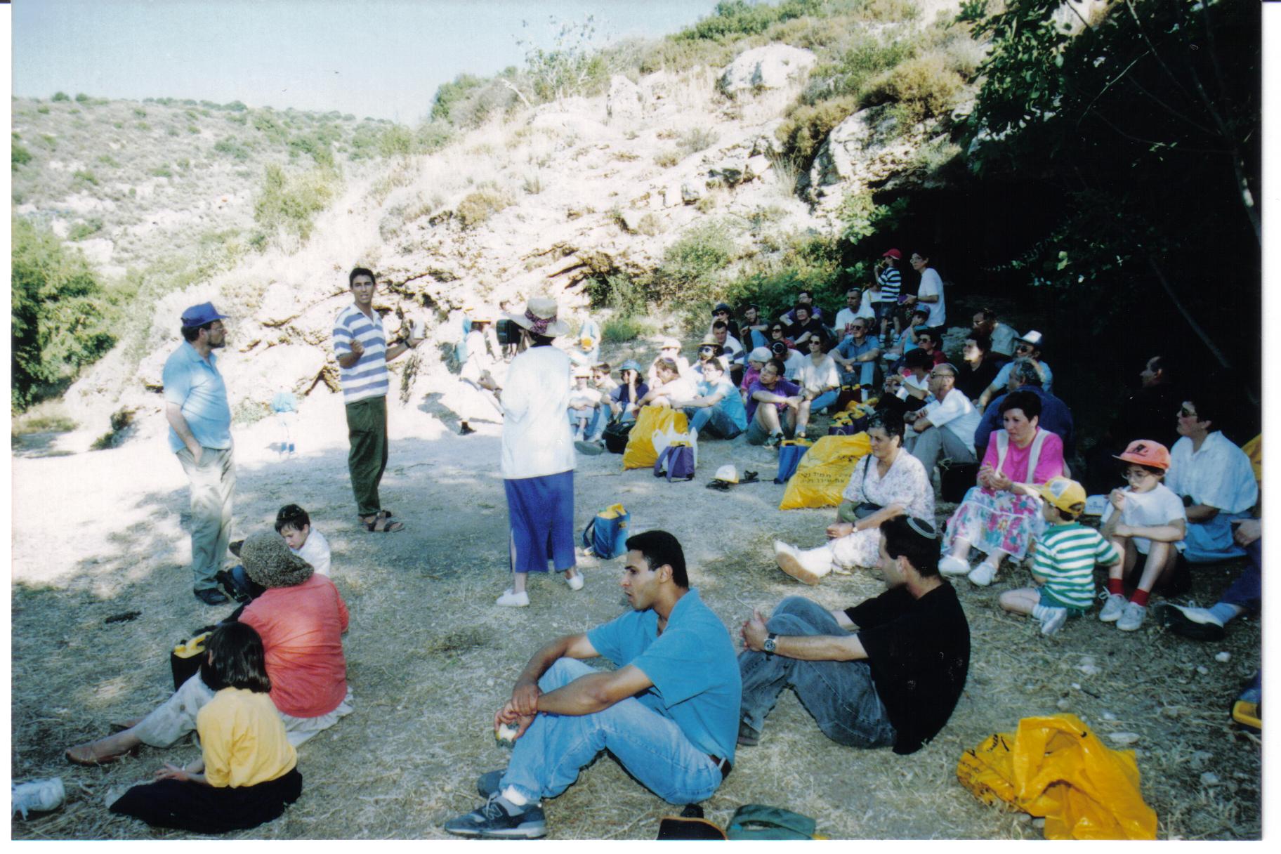 6aa859f8-%D7%A2%D7%99%D7%9F%20%D7%A0%D7%98%D7%A3%20%D7%95%D7%94%D7%A8%20%D7%94%D7%A8%D7%95%D7%97%20004