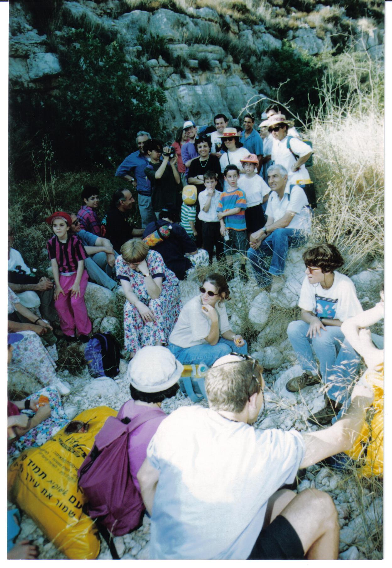 d4acf314-%D7%A2%D7%99%D7%9F%20%D7%A0%D7%98%D7%A3%20%D7%95%D7%94%D7%A8%20%D7%94%D7%A8%D7%95%D7%97%20002